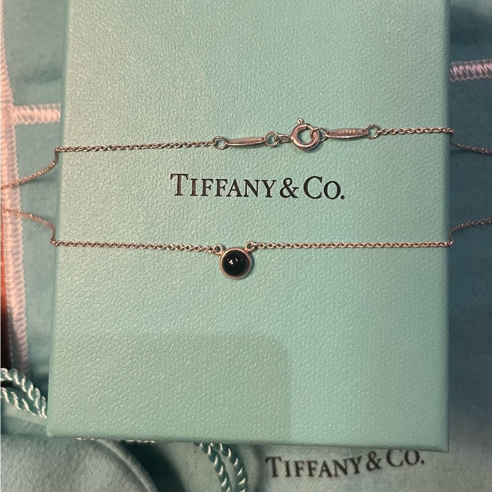 Tiffany black stone pendant necklace